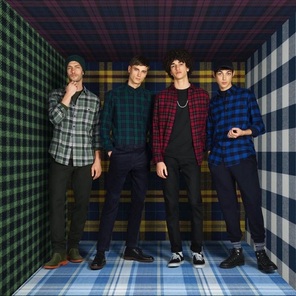 Uniqlo Other - Classic Uniqlo Flannel Button-Up